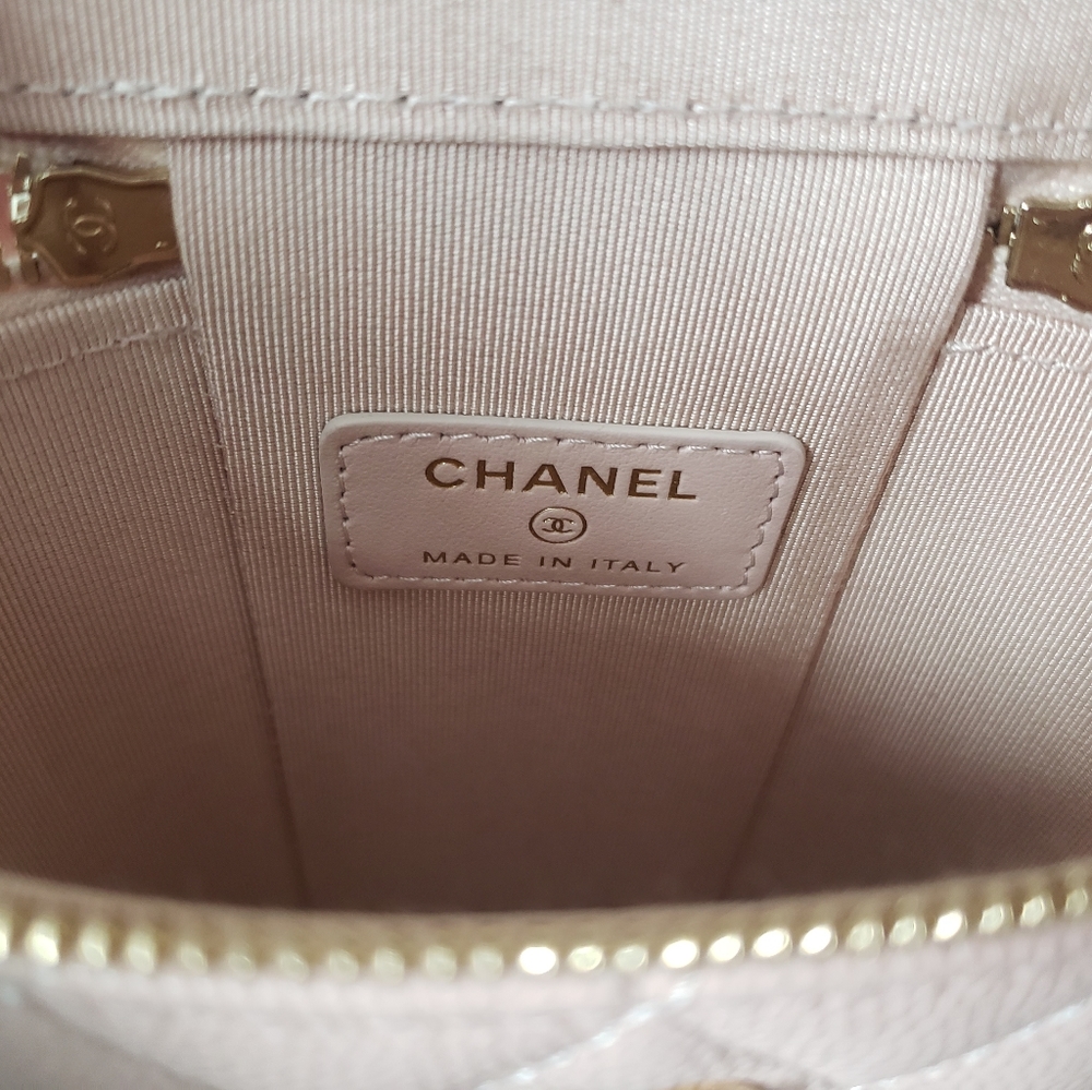SOLD 💯 Brand New‼️ Chanel Vanity 💯 - Picture 8 of 15